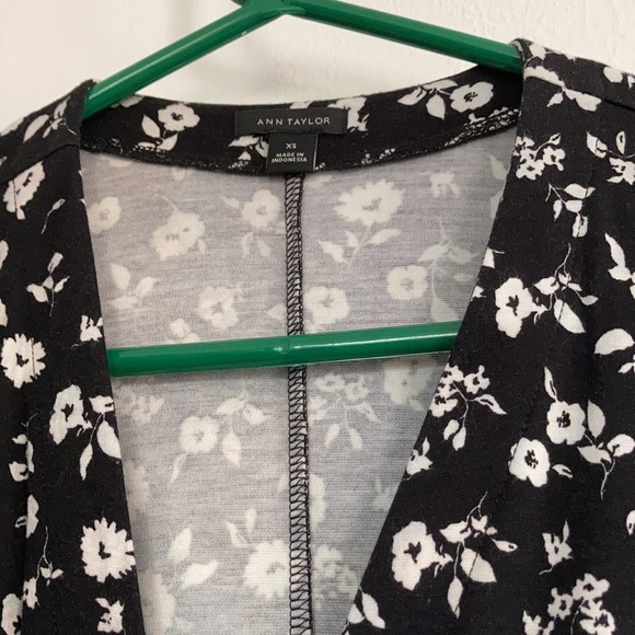 NWOT Ann Taylor Wrap Top - super soft - Picture 3 of 6